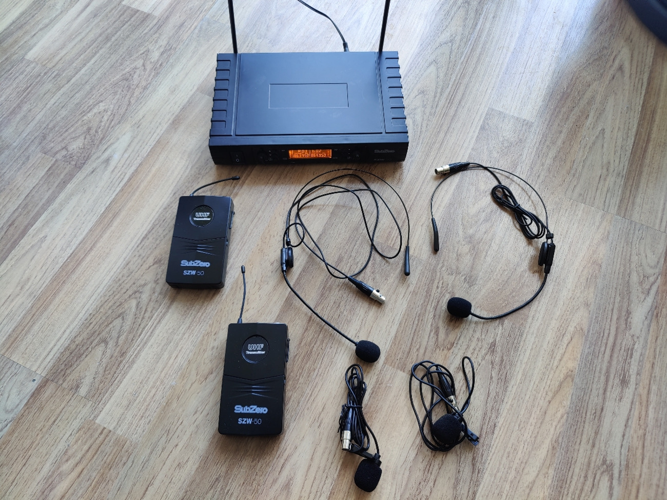 Lapel lavalier wireless microphone neck tie headset speaker