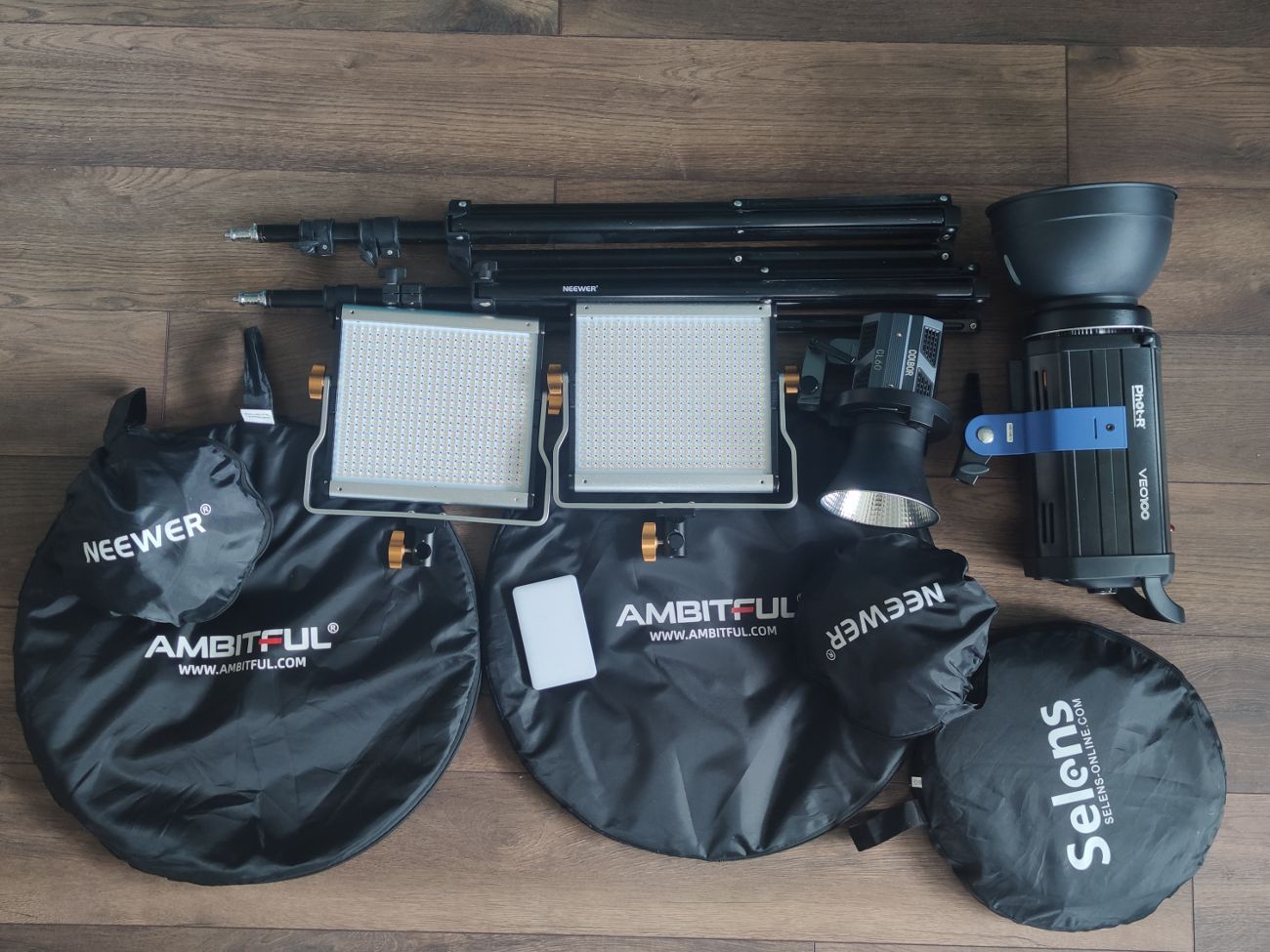 Led light kit (5 lights, 2 stands, 7 lights modifiers)