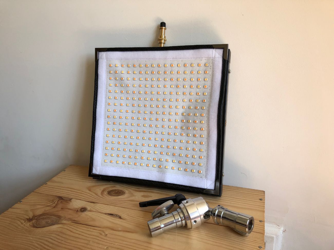 Led light set with arm stand and collapsible reflector