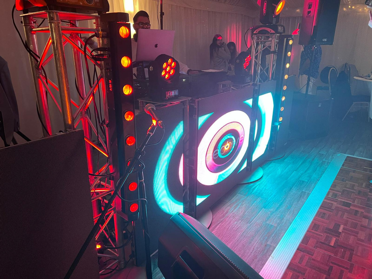 Led screen front of dj 