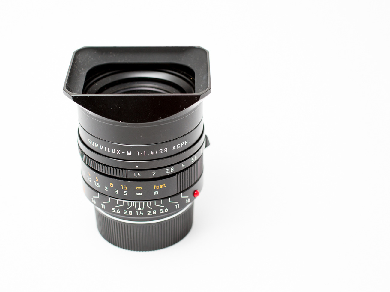 Leica summilux-m 28 f/1.4 asph lens