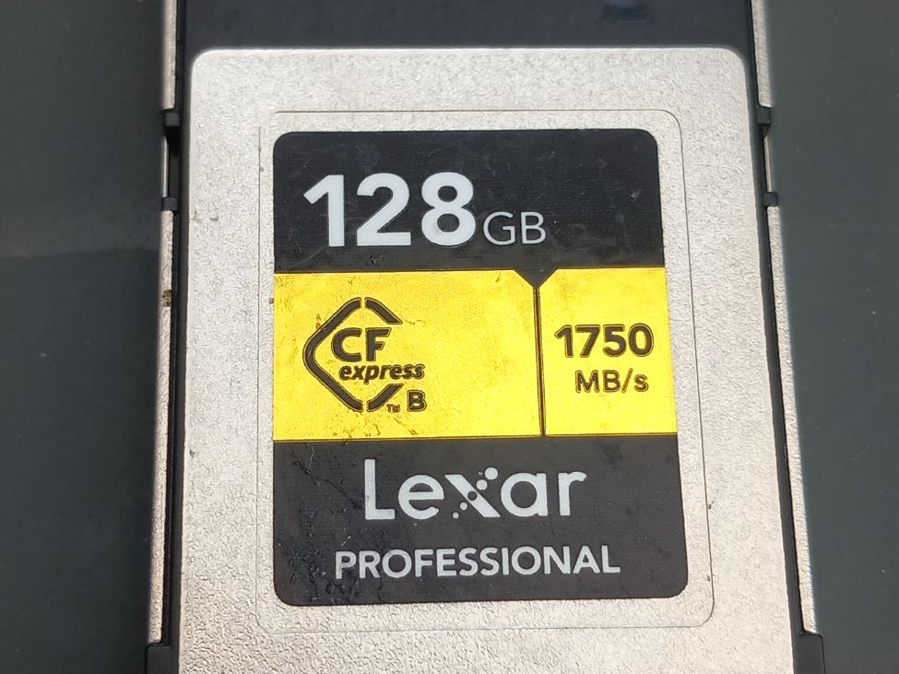 Lexar pro 128gb cfexpress type  b memory card 1750 mb/s 8k r