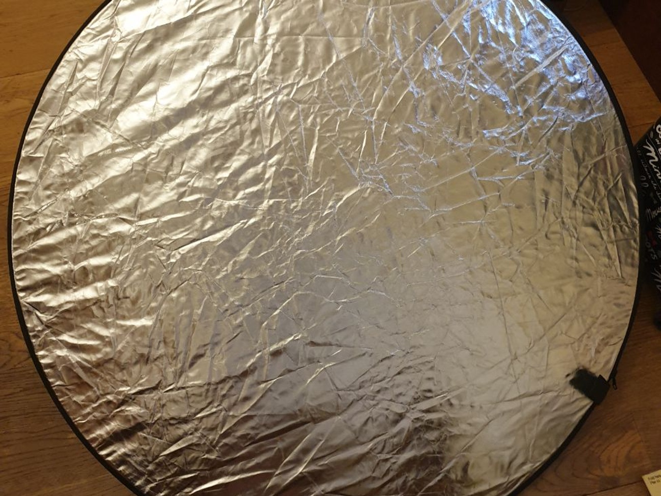 Light reflector, light diffuser 5 in 1 collapsible