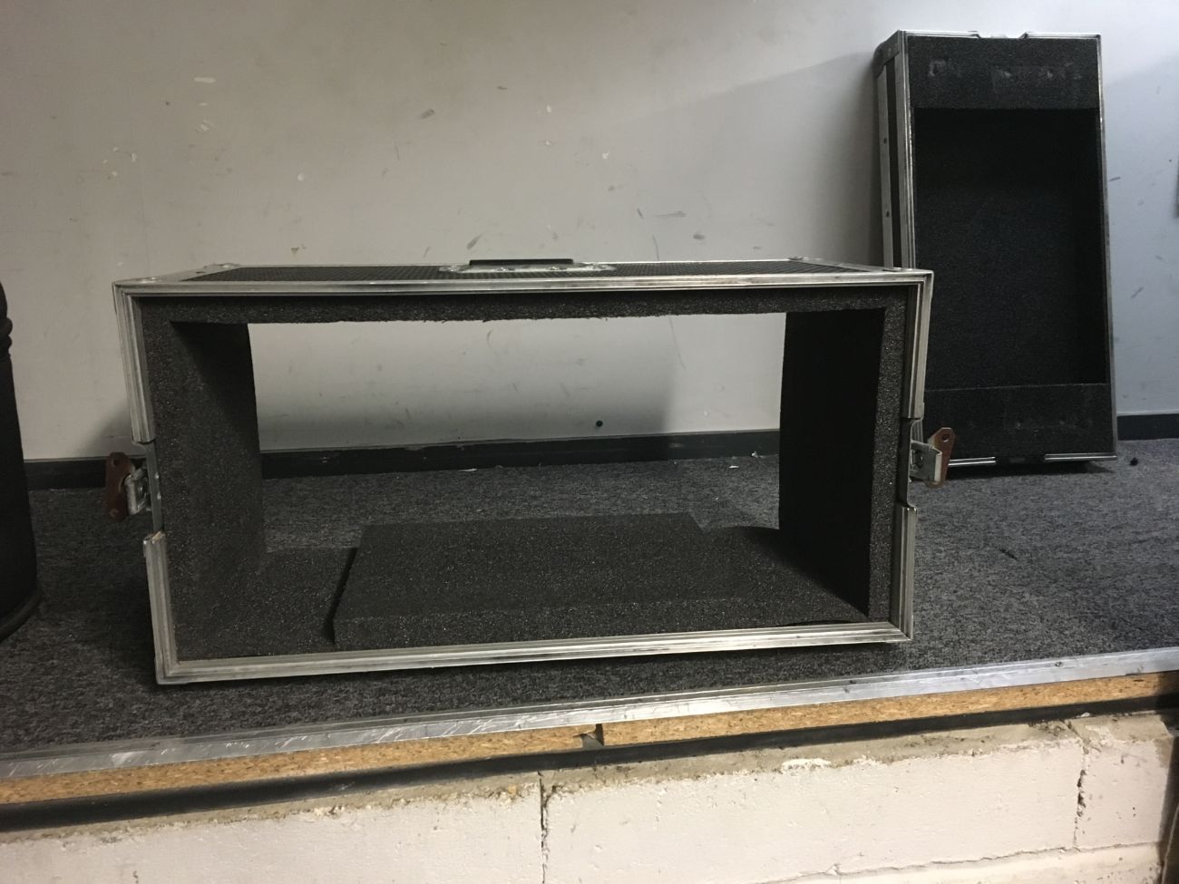Live-in hard case for orange amplifiers