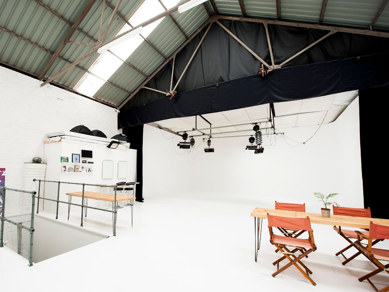 Liverpool film / photo studio (negotiable rates) - lighting + more included