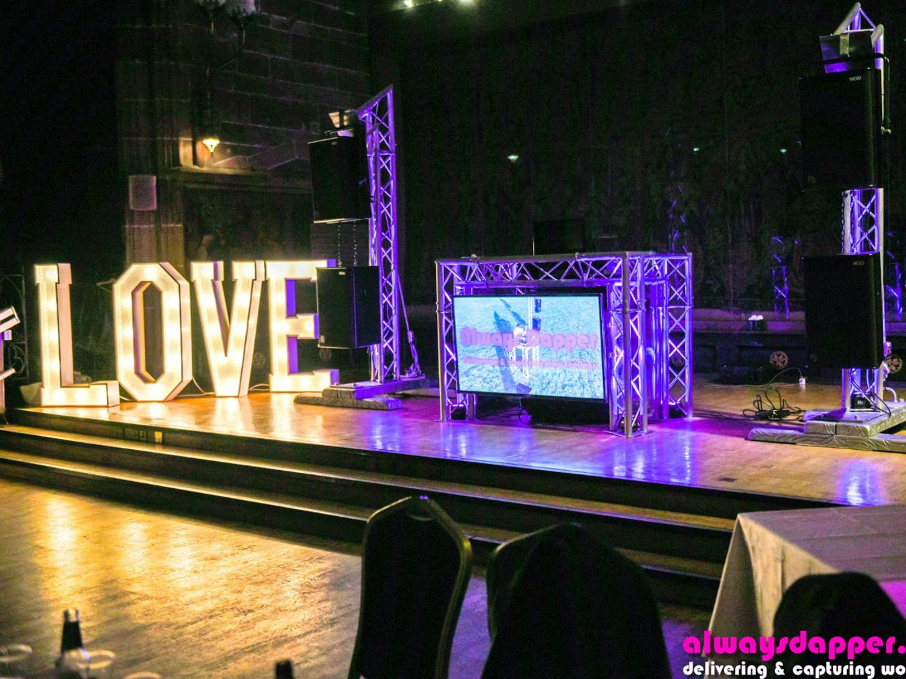 Love letters 5ft warm white, totally transforms your venue/dancefloor