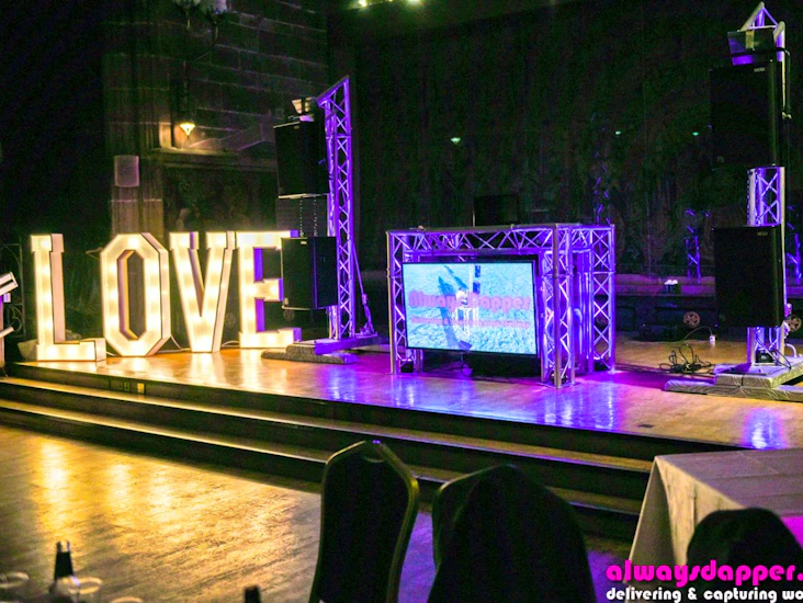 Love letters 5ft warm white, totally transforms your venue/dancefloor