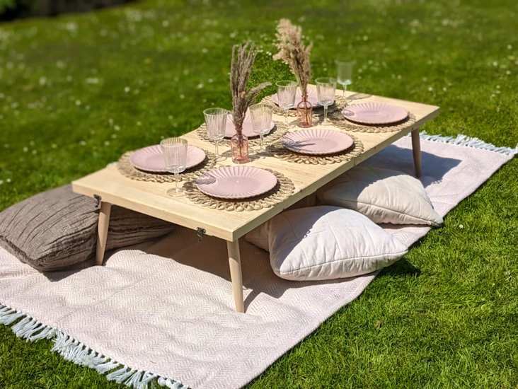 Luxury picnic table (seats 6)