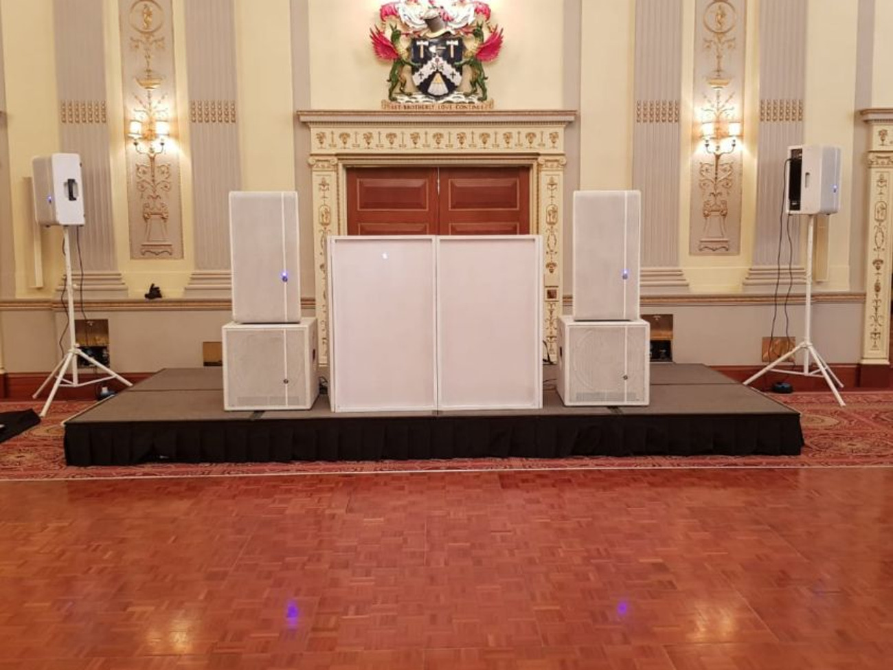Mackie high definition active speaker system  - 9000watts