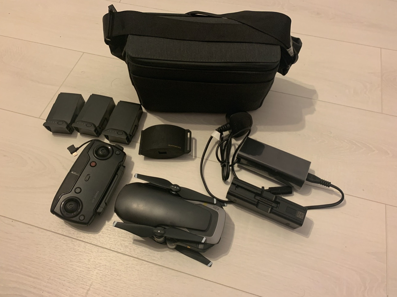 Magic air drone - fly more combo 3 batteries, bag , charger