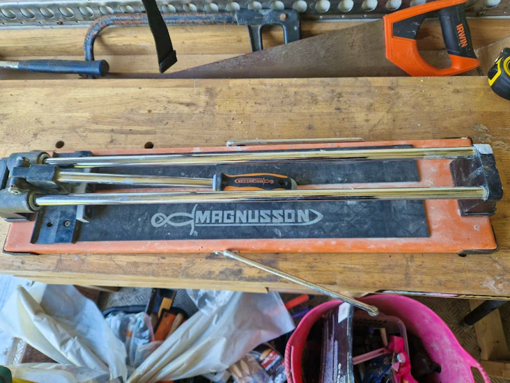 Magnusson tile cutter