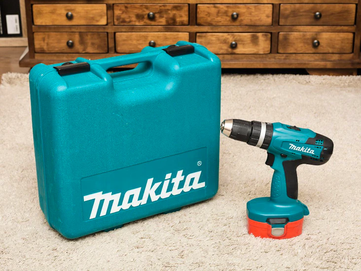 Makita 8391d 18v cordless hammer drill kit