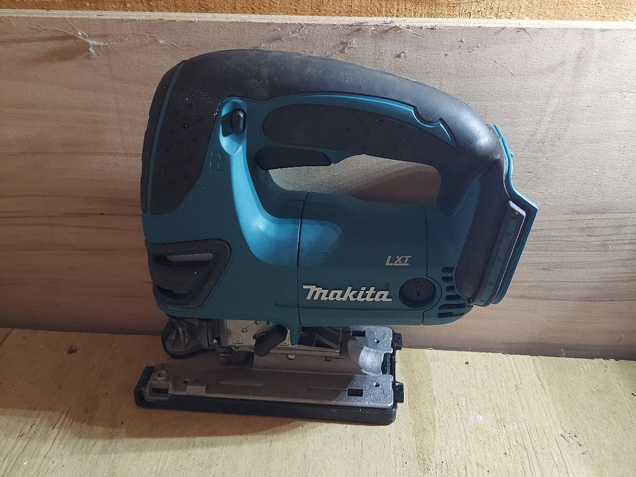 Makita jigsaw battery operated 