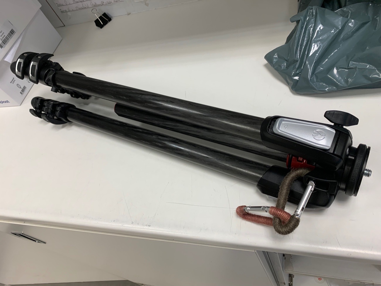 Manfrotto 055 carbon fibre 3-section photo tripod
