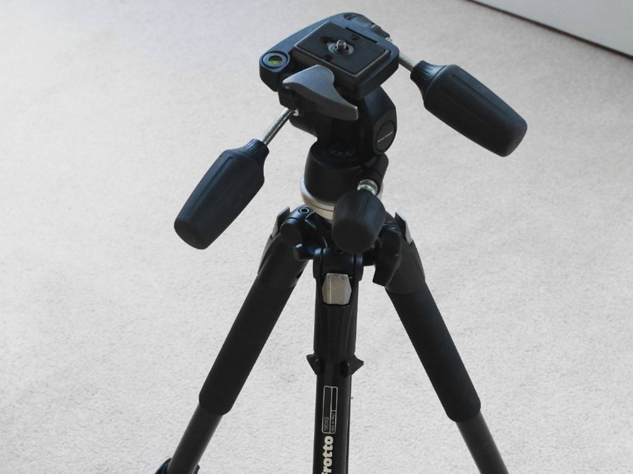 Manfrotto 190xb tripod with 804rc2 head