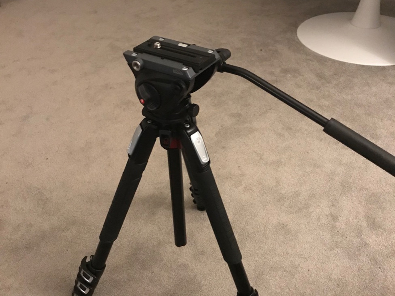 Manfrotto 190xpro tripod + mvh500 fluid head