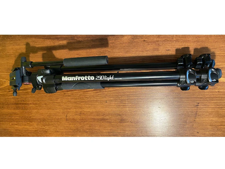 Manfrotto 290 light tripod w/ fluid drag system