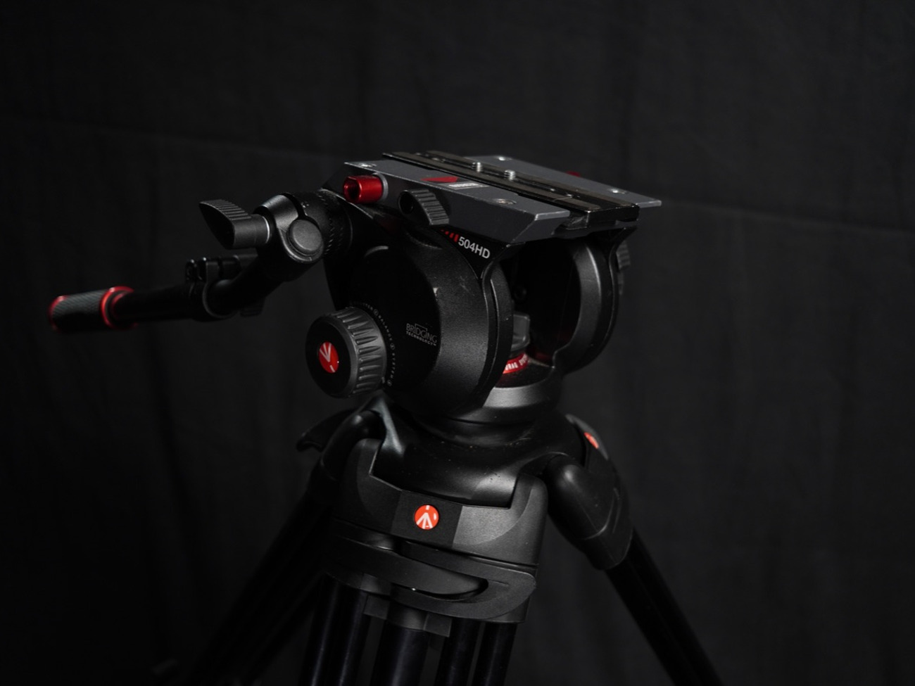 Manfrotto 504 fluid head tripod