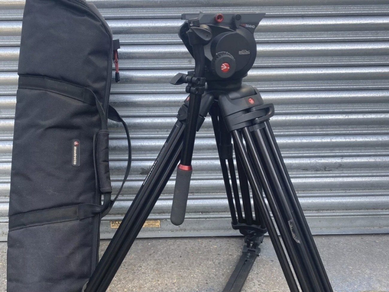 Manfrotto 504hd and 546bk tripod w/bag 