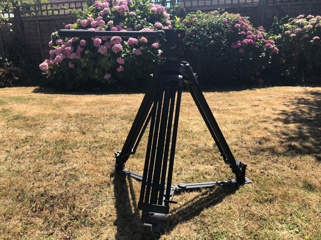 Manfrotto 525 tripod with 501hdv fluid head