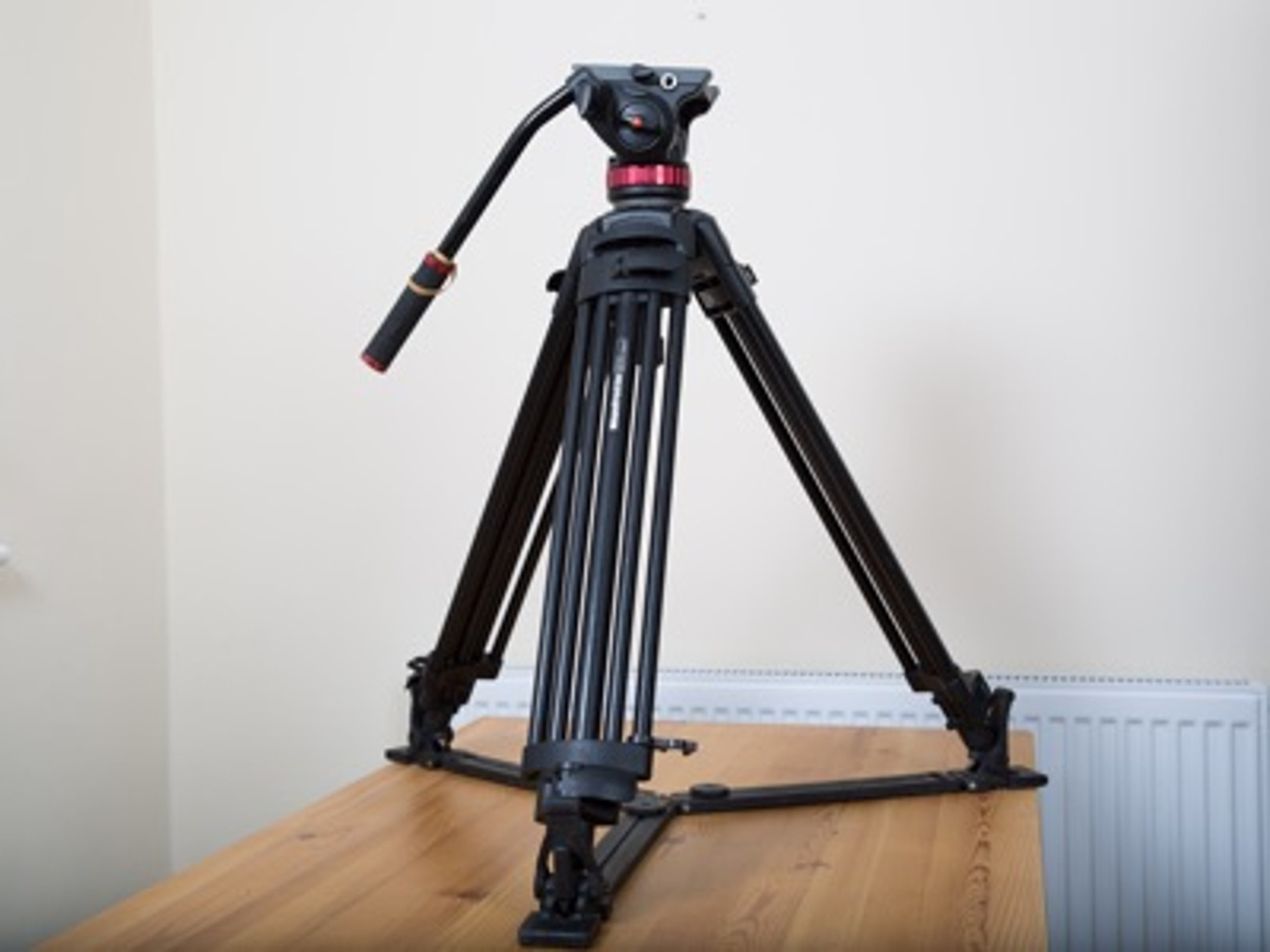 Manfrotto 525mvb tripod with fluid head