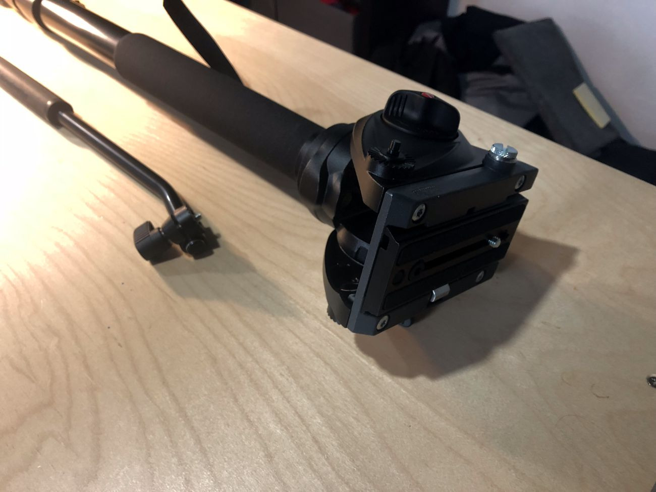 Manfrotto aluminium fluid monopod with 500 head