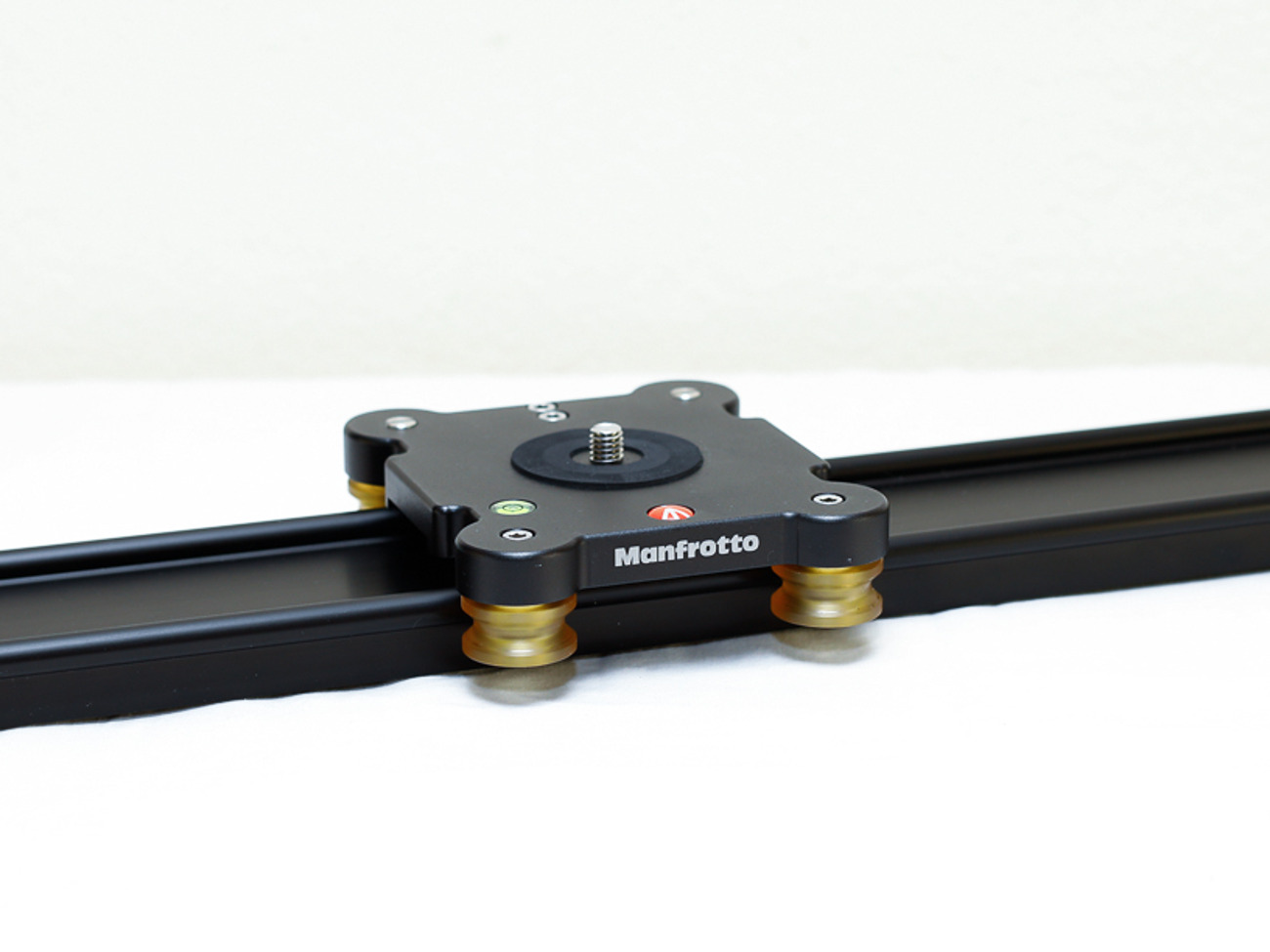Manfrotto camera slider 60cm with mvh500ah video head mvs10