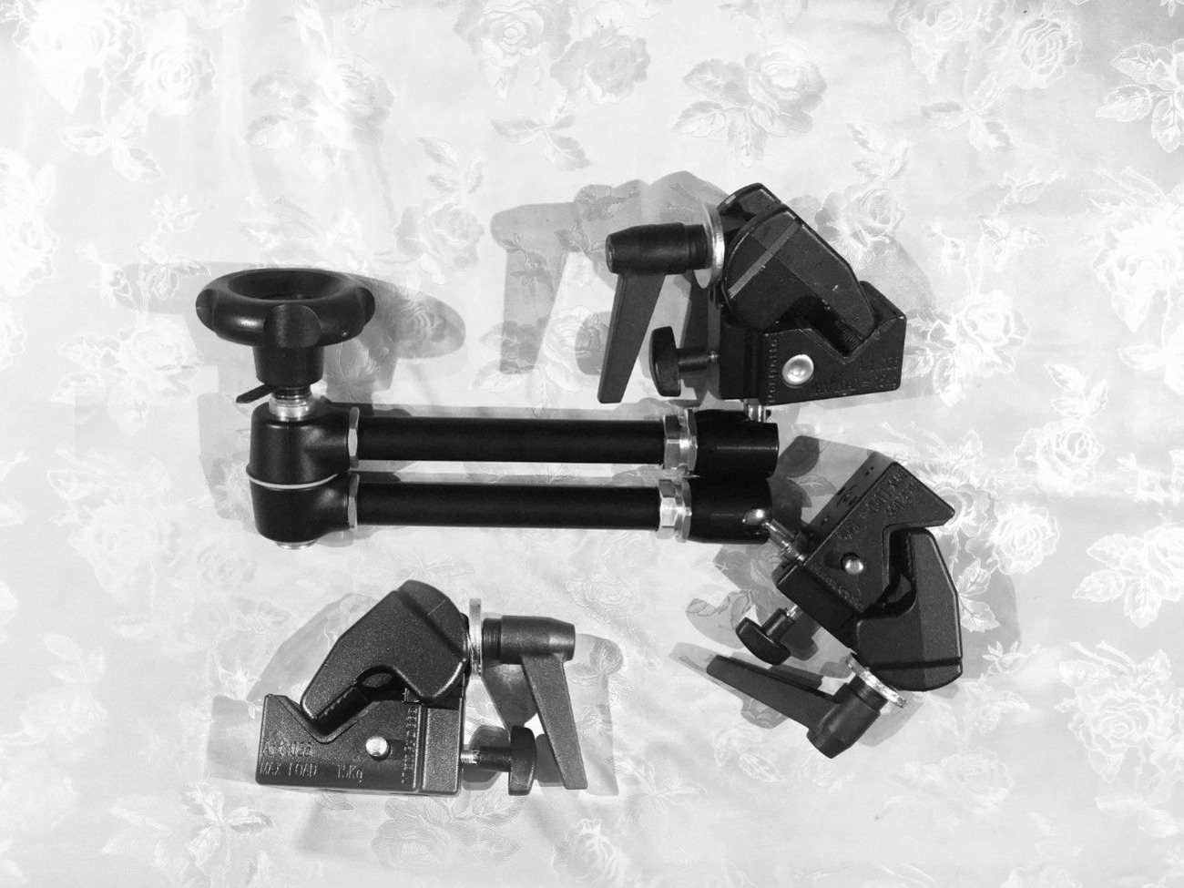 Manfrotto magic arm + 3 x super clamp (friction arm)