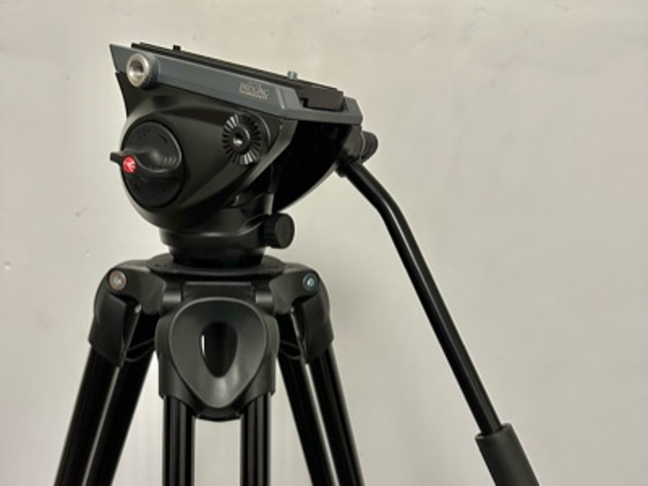 Manfrotto video tripod