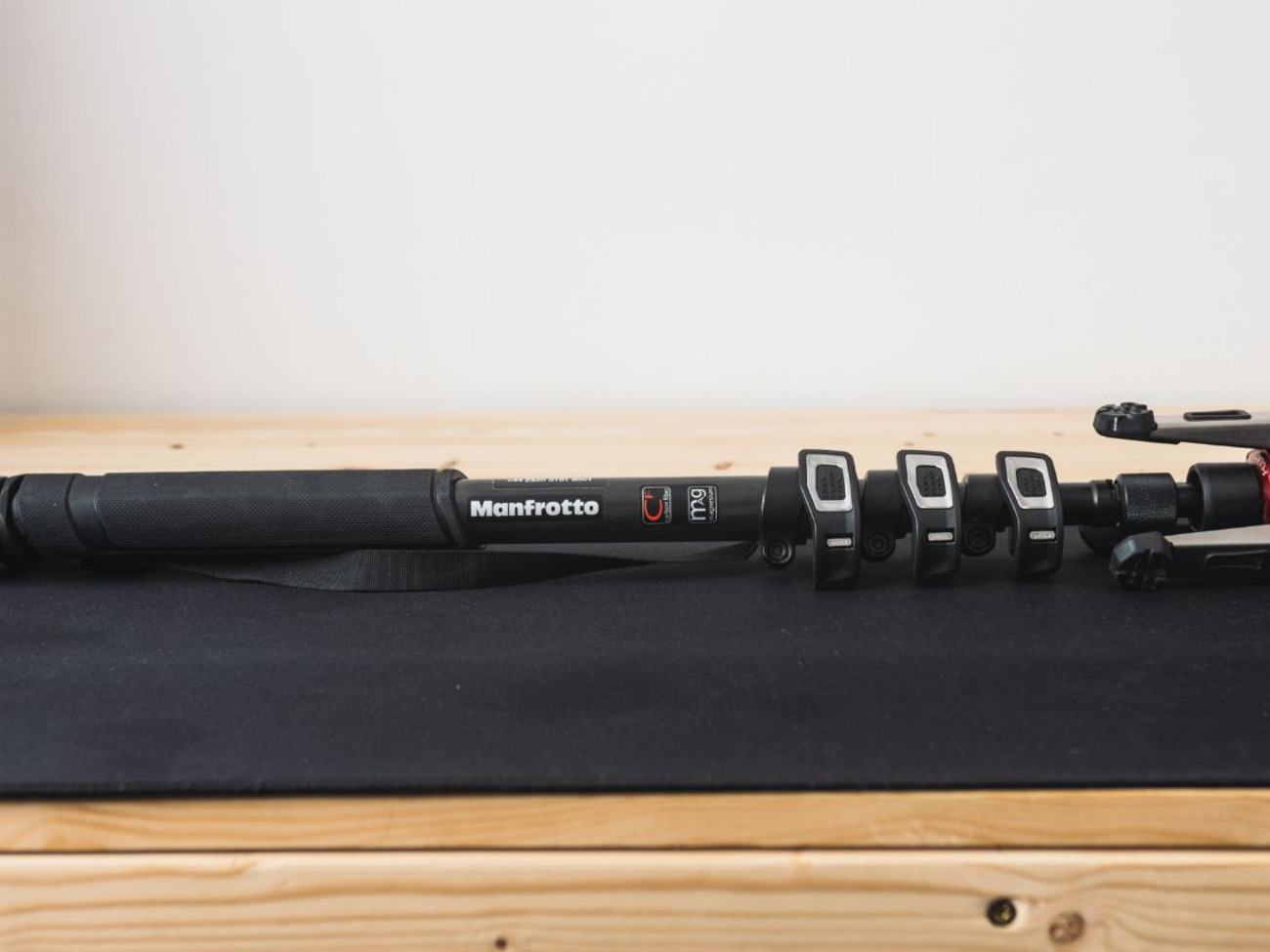 Manfrotto monopod carbon fibre with legs