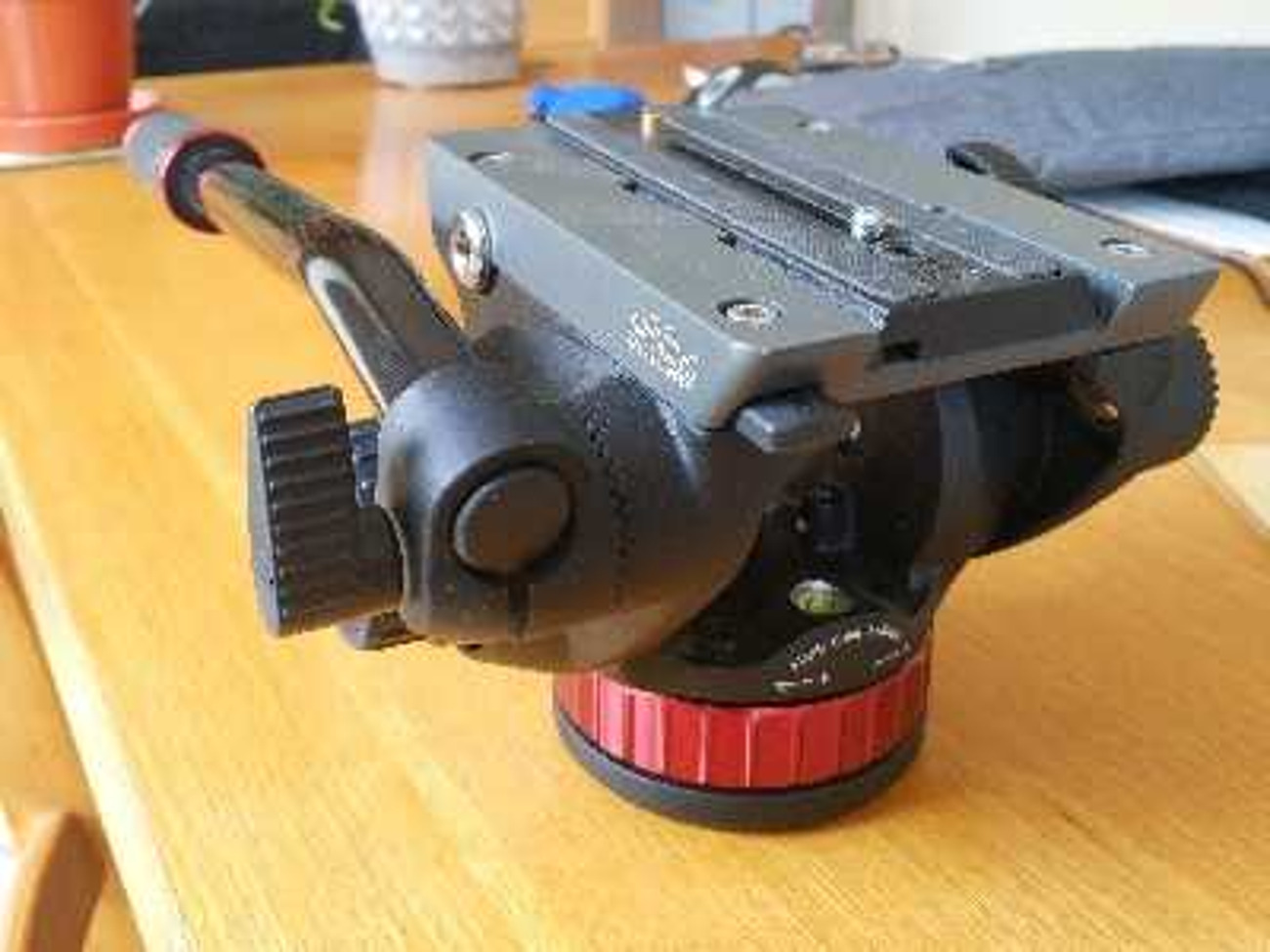 Manfrotto mvh502ah fluid video head flat base 