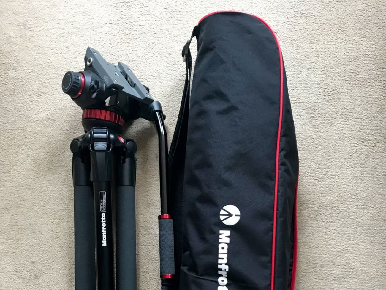 Manfrotto mvk 502 aq fluid head tripod kit
