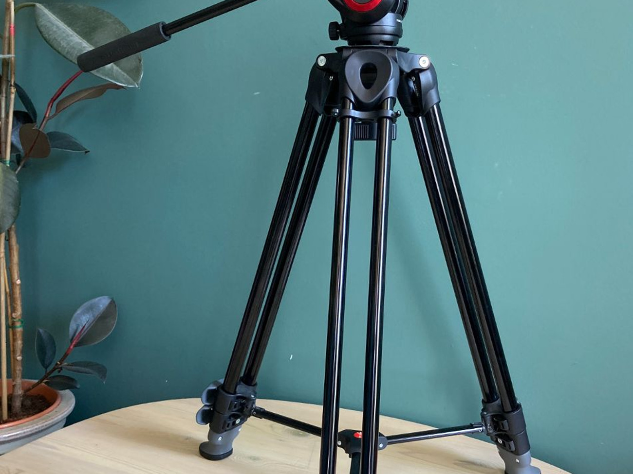 Rent Manfrotto MVK500AM Tripod with 500 Fluid Head Kit from Toby A