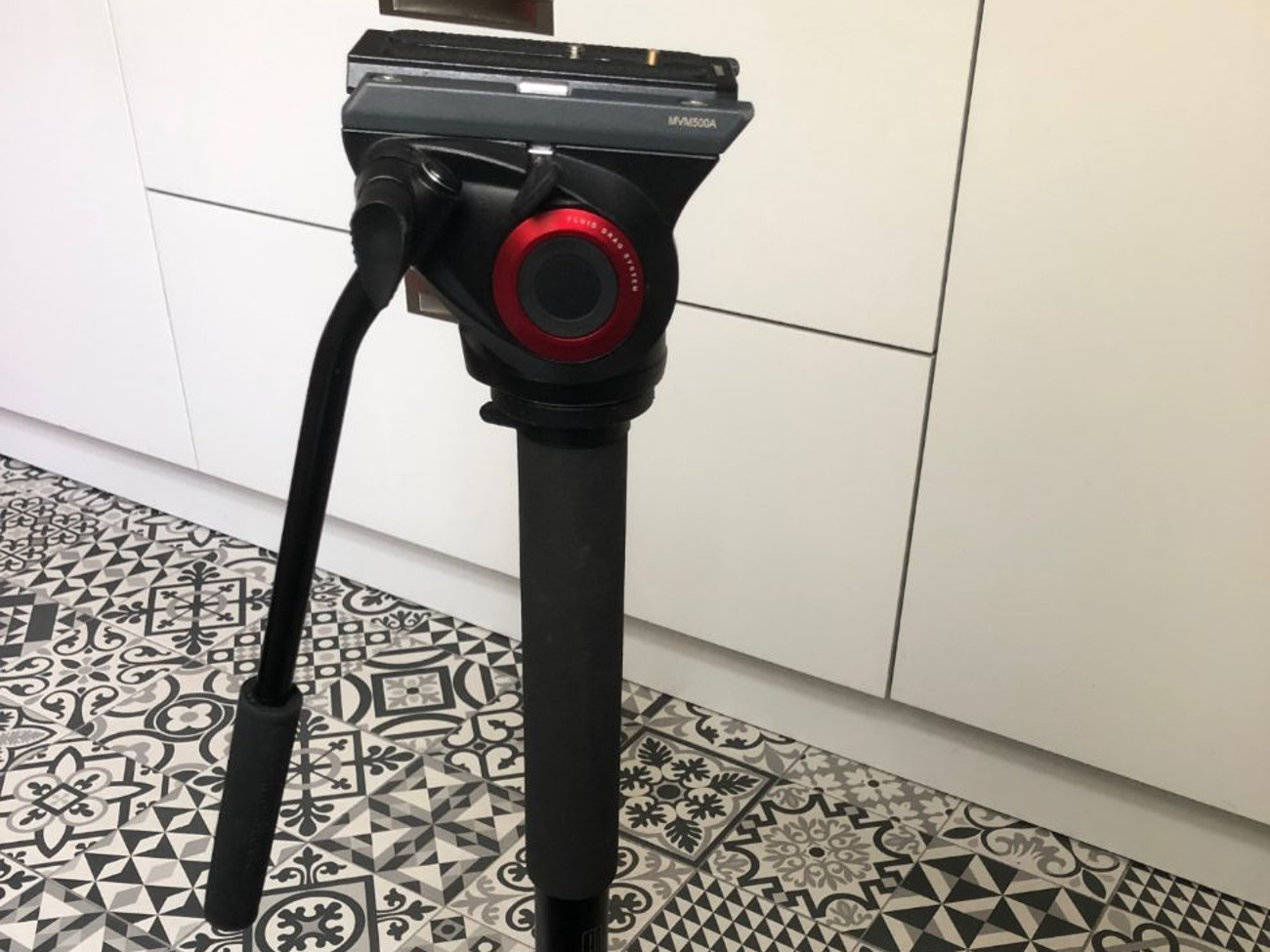 Manfrotto mvm500a mono pod  with fluid head