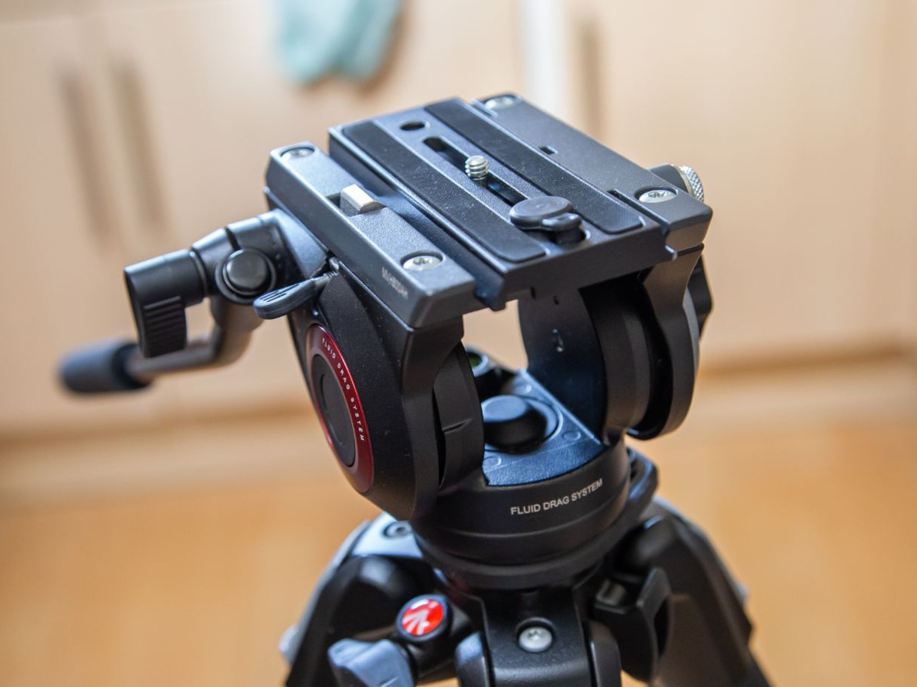 Manfrotto tripod - fluid video head + aluminium legs