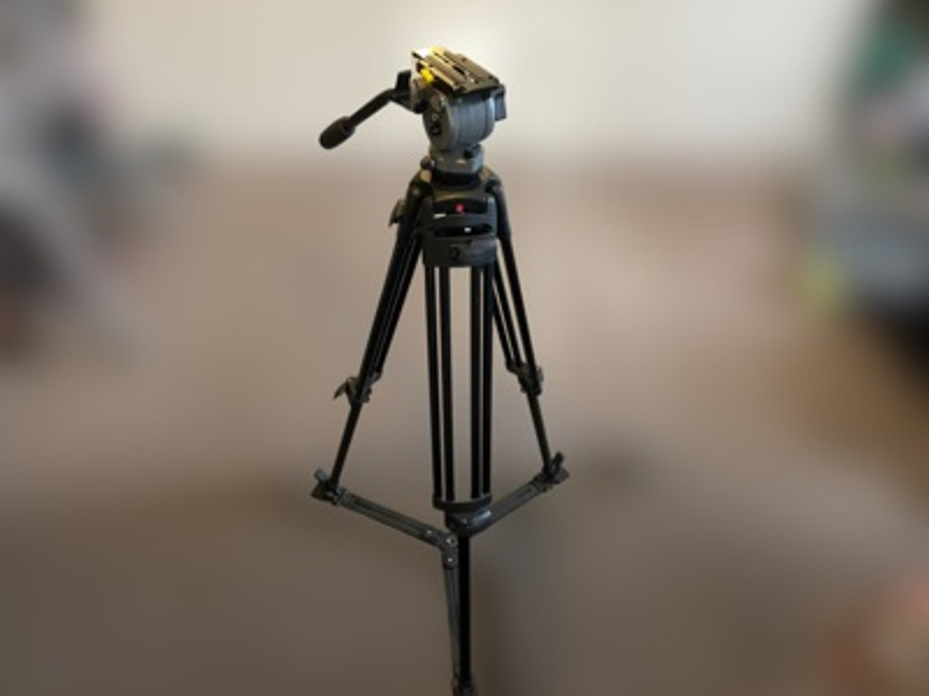 Manfrotto tripod with miller ds10 fluid head