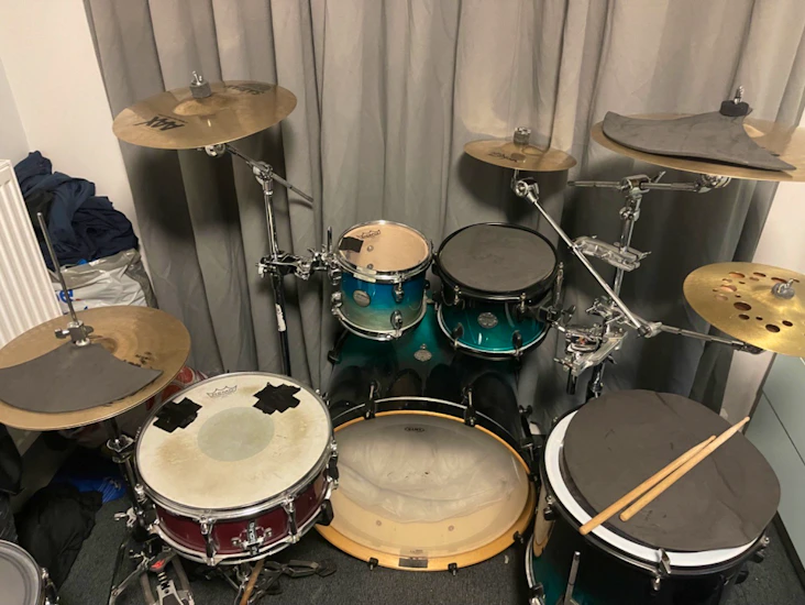 Mapex 5 piece drum kit