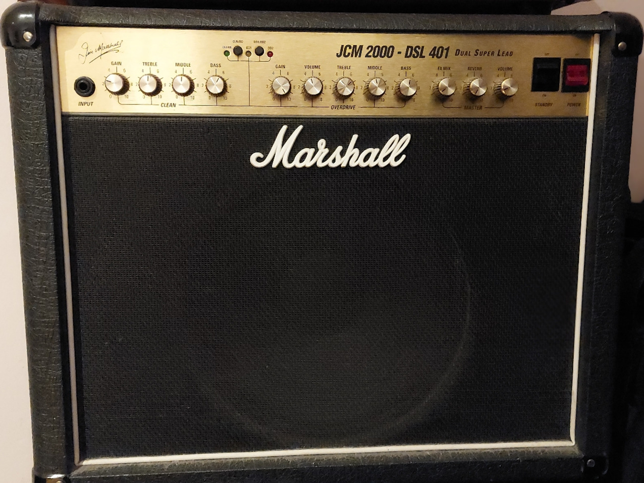 Marshal jcm 2000 - dsl 401 guitar amp