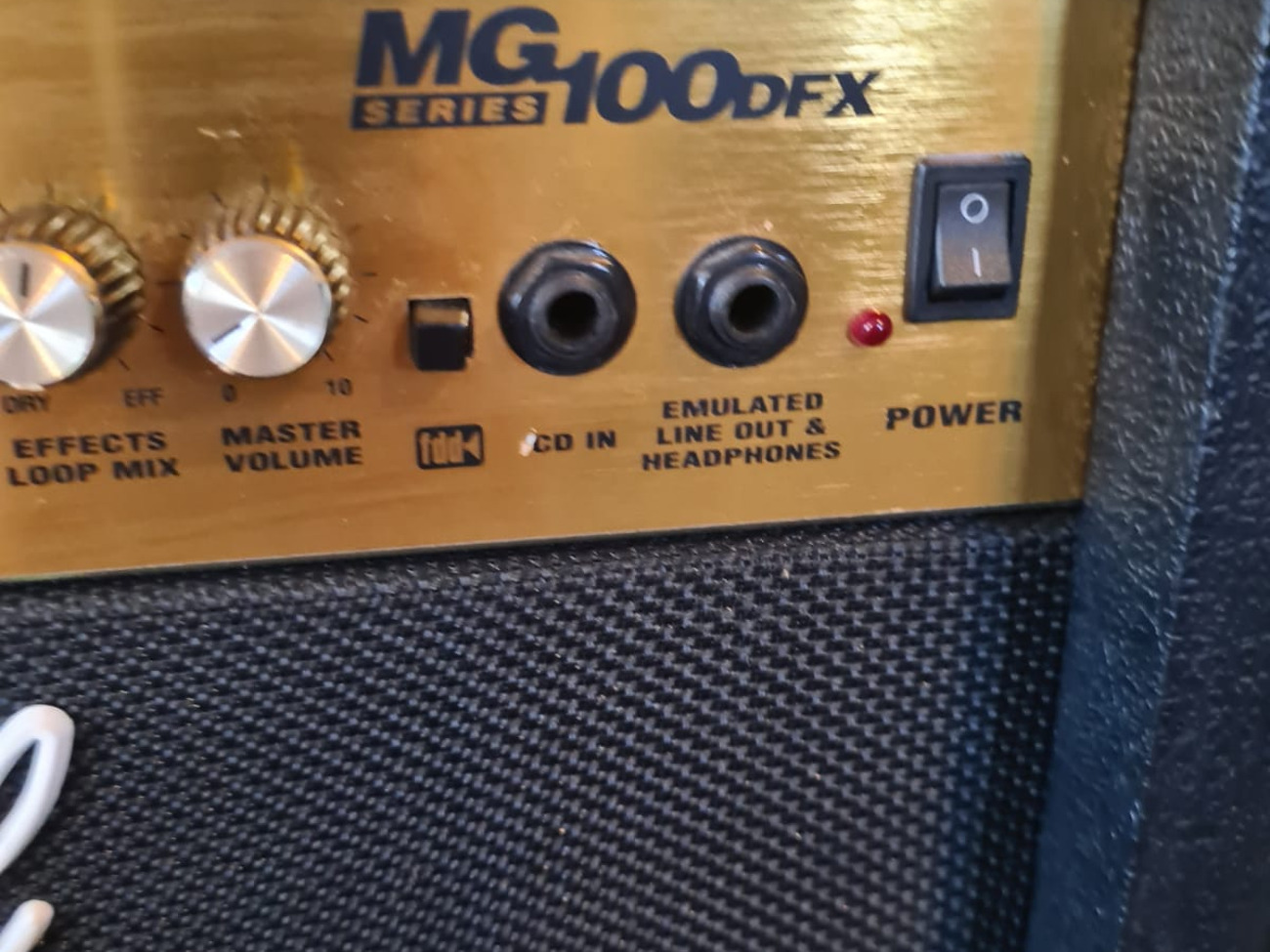 Marshall mg series 100 dfx 