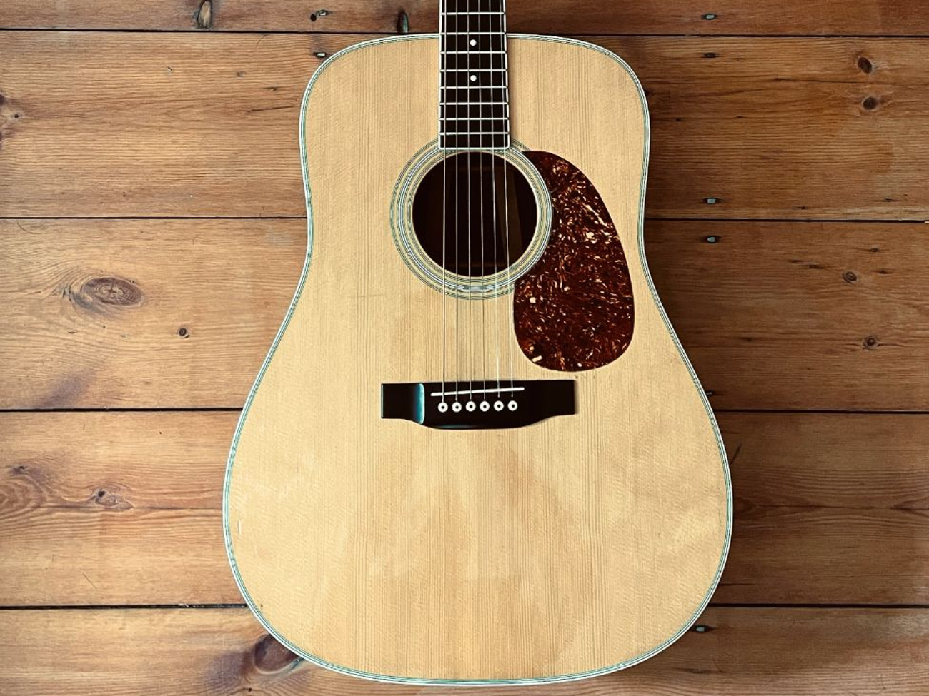 Martin d-35 p acoustic guitar, iconic flat-top