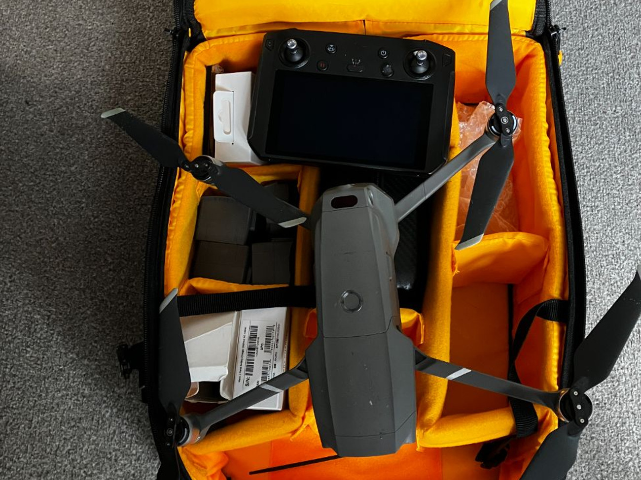 Mavic 2 pro & dji smart controller + accessories