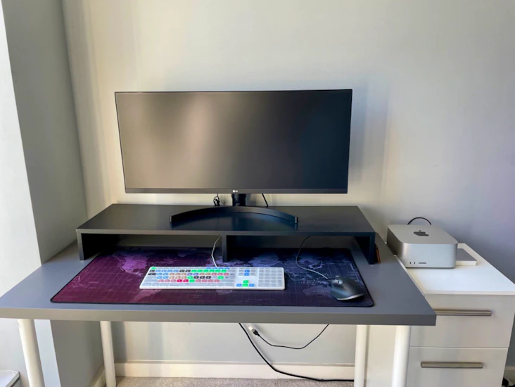 Mac mini m4 pro with widescreen monitor