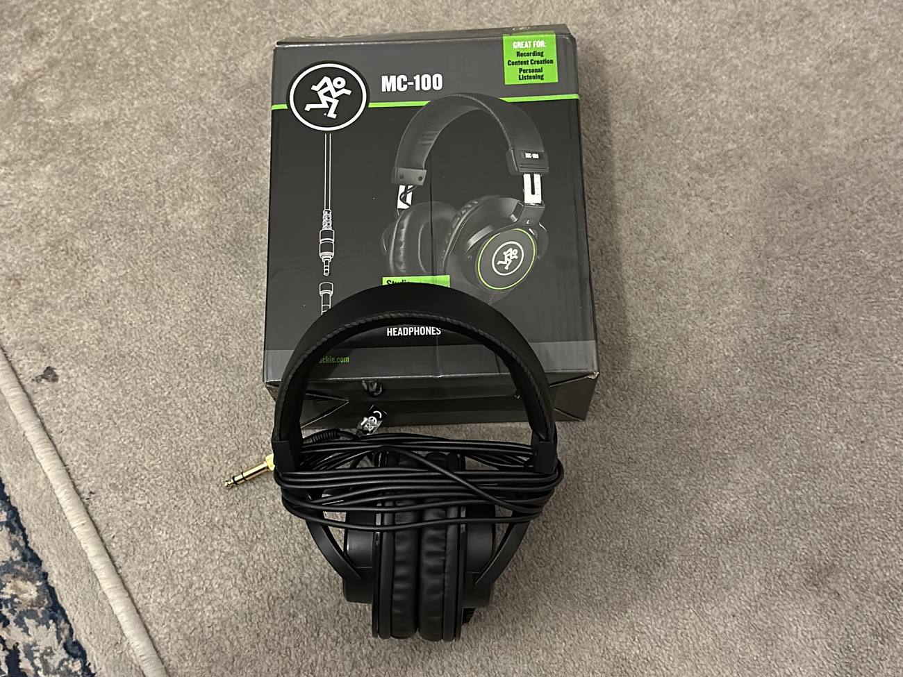 Mc-100 studio monitoring professional closed-back headphones