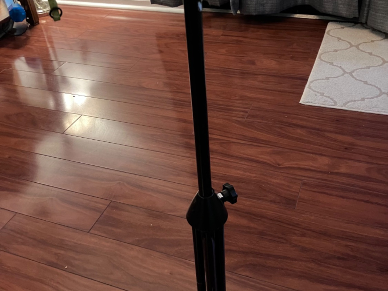 Microphone stand 🎤 