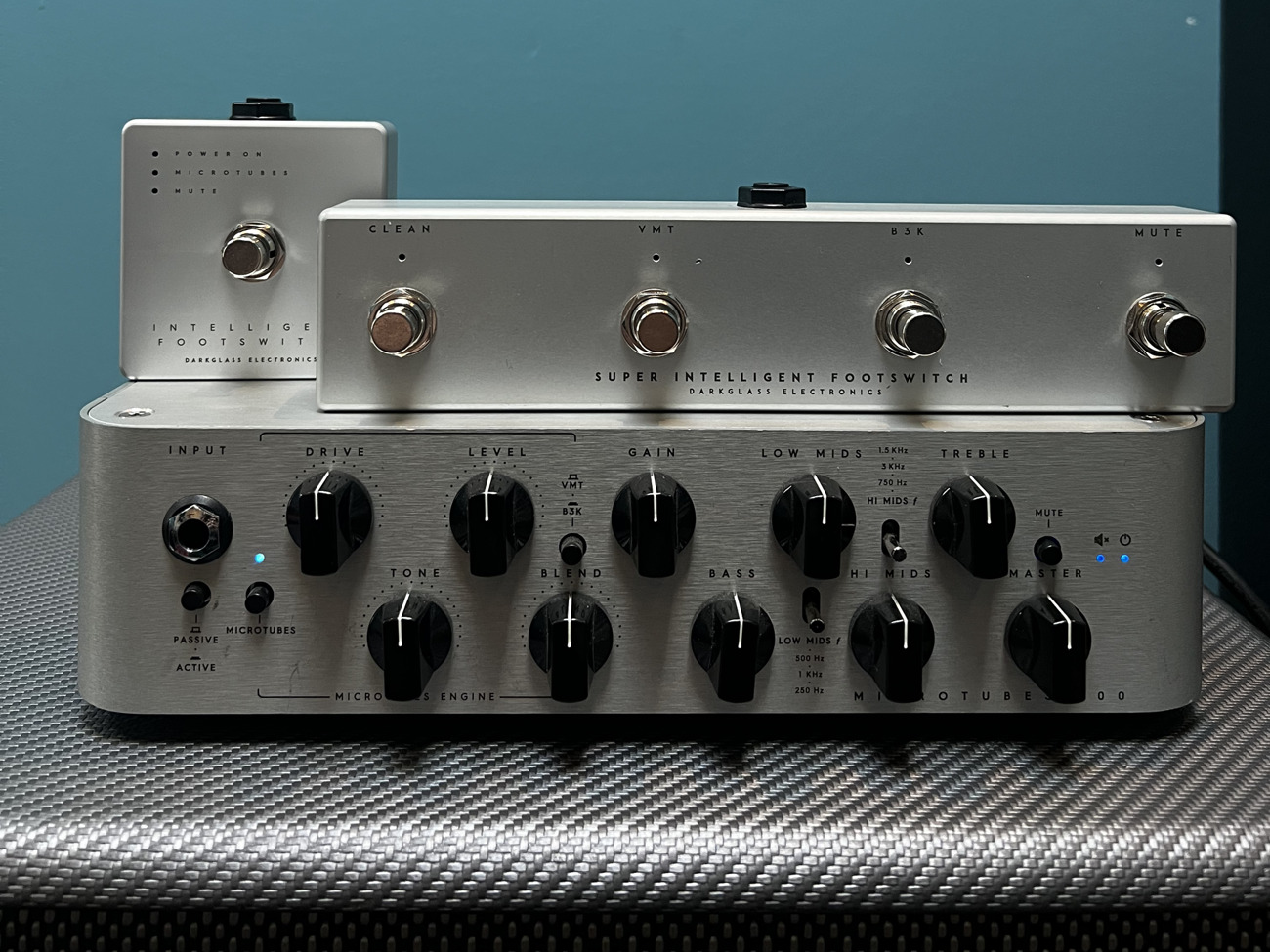 Microtubes 900 dark glass bass amp v1