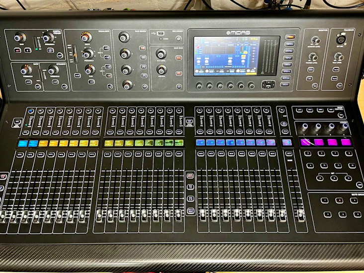 Midas m32 live - full size 32 channel digital mixer