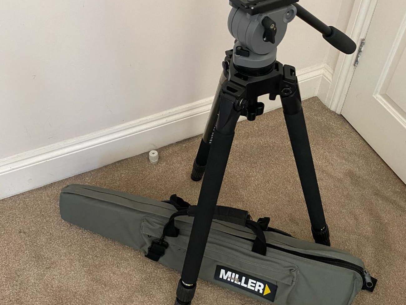 Miller ds20 carbon fibre tripod
