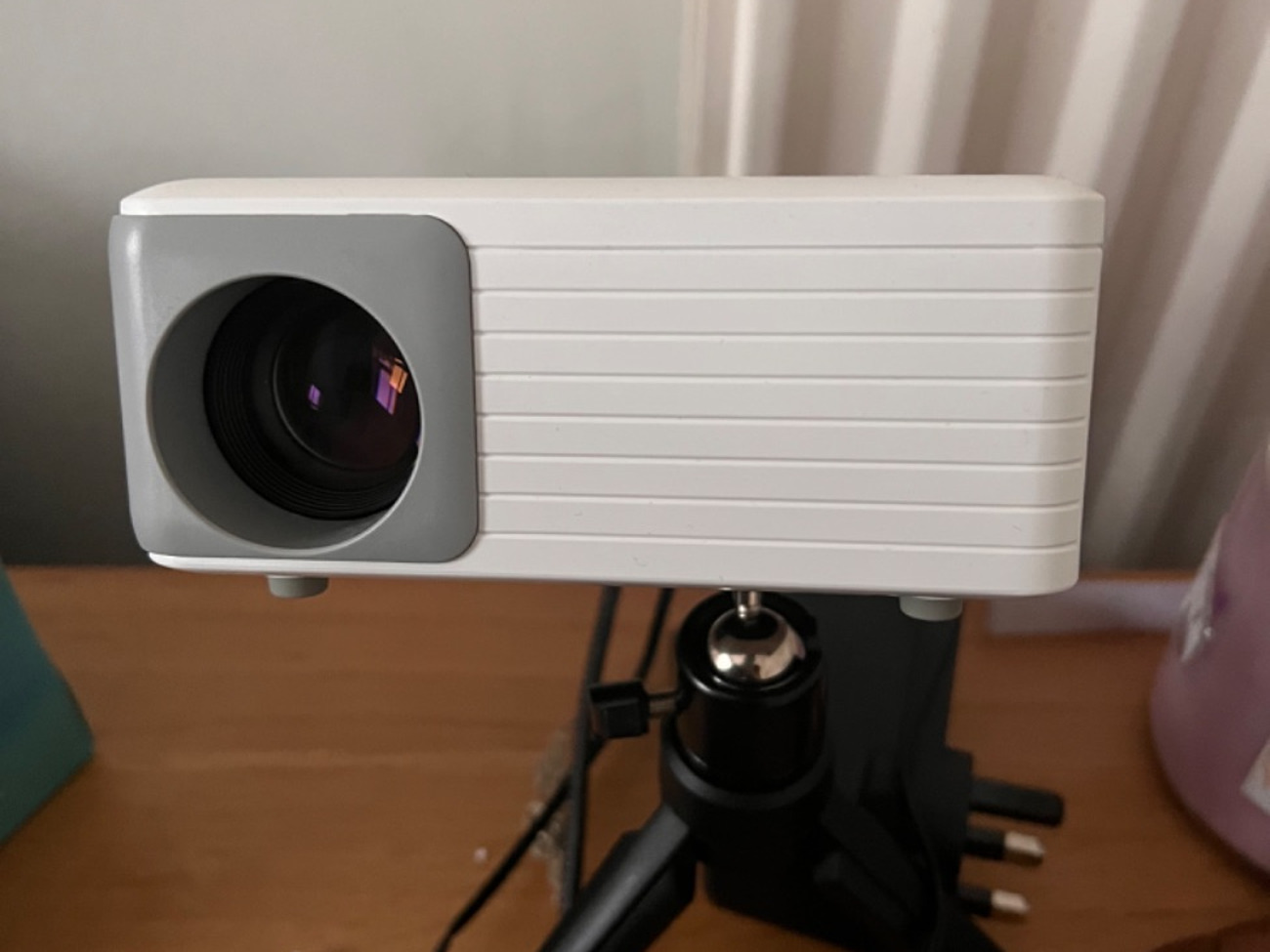 Mini projector, 5000 lumens akiyo 01 led 