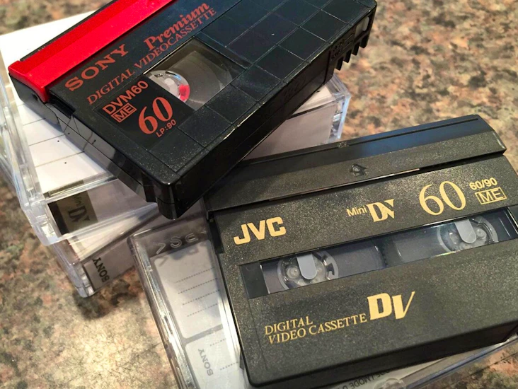 Minidv / 8mm / vhs digitising service
