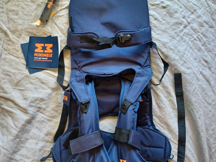 Minimeis child/baby shoulder carrier for hiking, outdoors